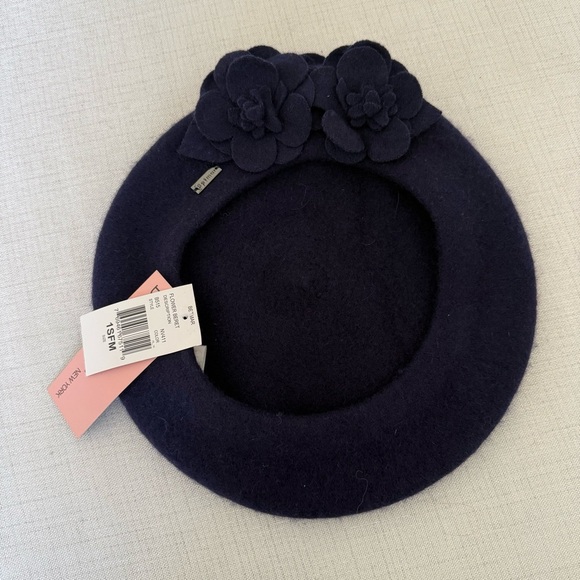 BETMAR New York Wool Blend Navy Blue Flower Beret French Hat Winter Fall Classic - Picture 9 of 9